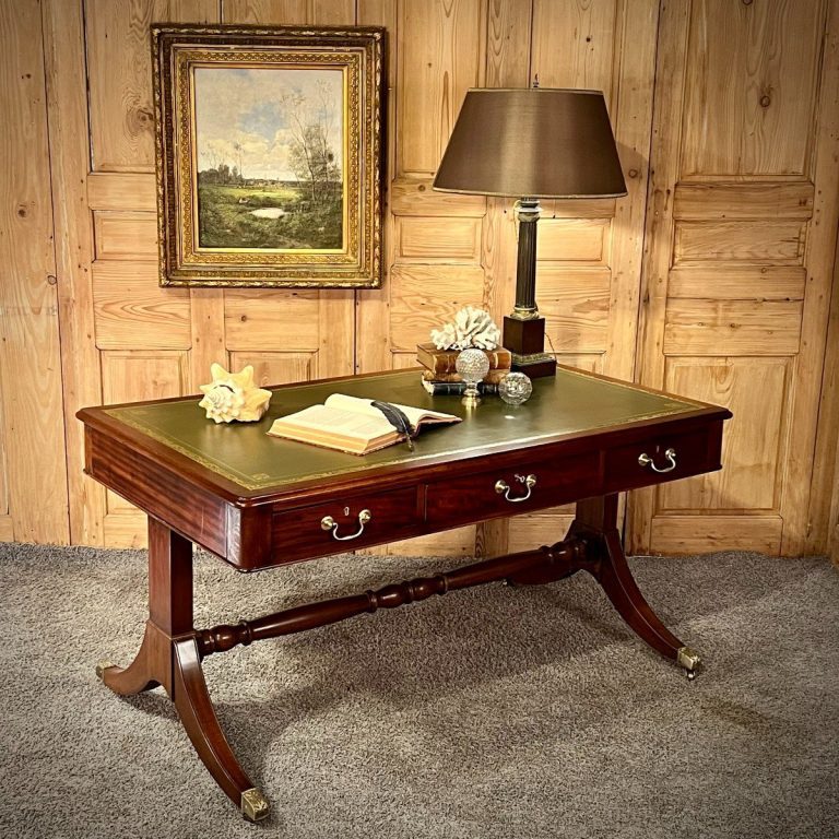 Bureau Anglais Acajou Style Victorien 3 Tiroirs